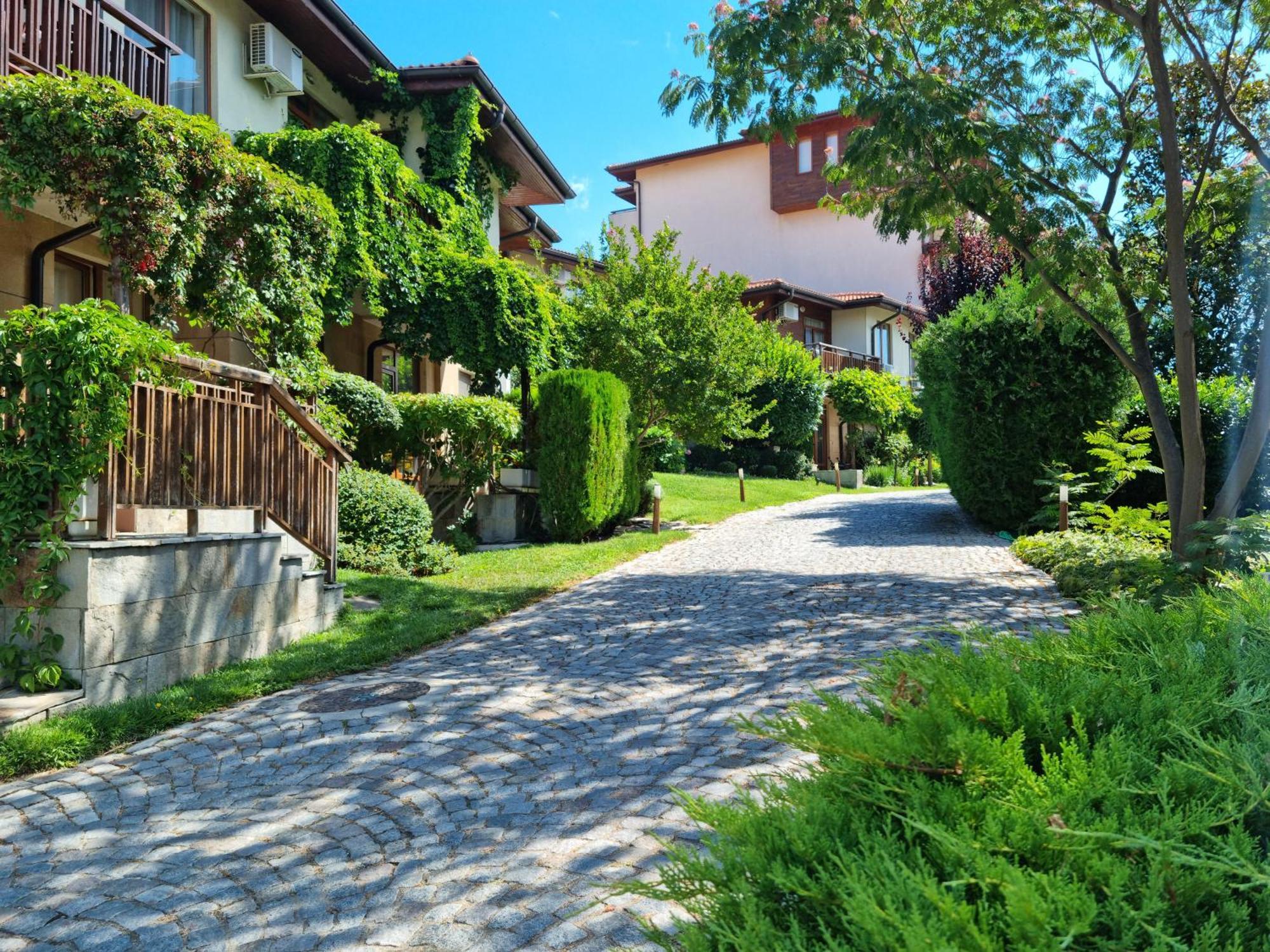Апартамент Ния, Райска Градина / Garden Of Eden Sveti Vlas Eksteriør billede